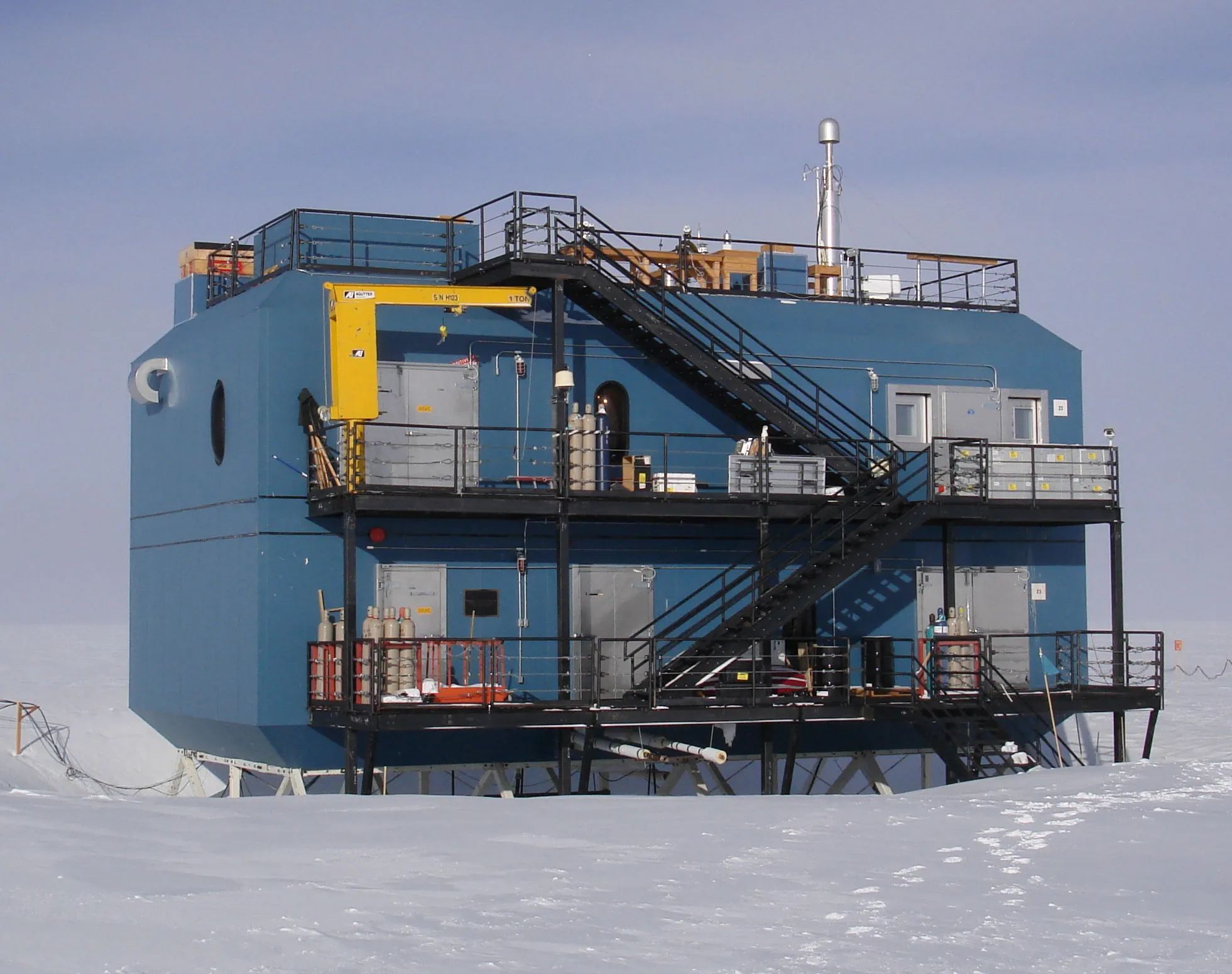 The South Pole Monitoring Station (NOAA)